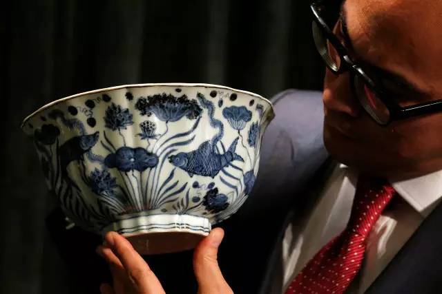 展望傅抱石1954年作《云中君和大司命瓦力棋牌试玩2017年艺术品市场趋势与(图5)